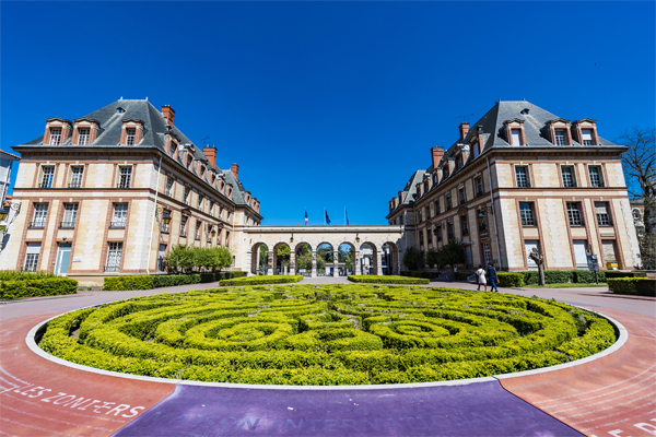 © Antoine Meyssonnier